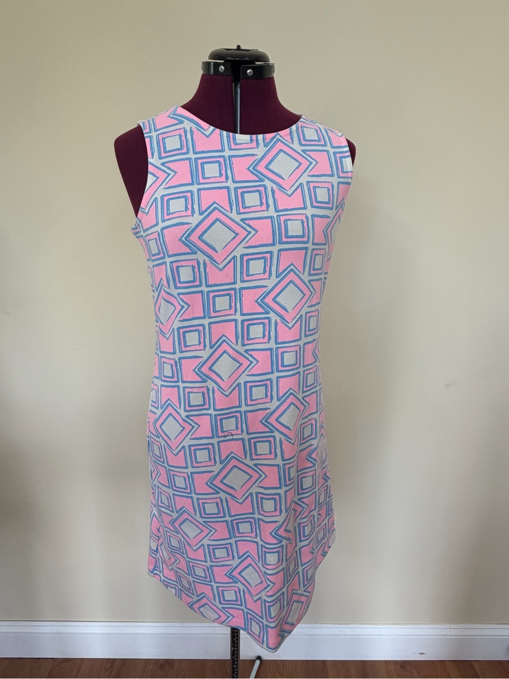 Mahi Gold Sleeveless Pink Geometric Shift Dress